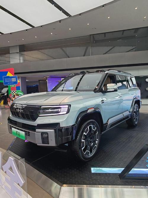 重庆108比亚迪方程豹硬派越野的爆款，英菲尼迪35周年与你共成长